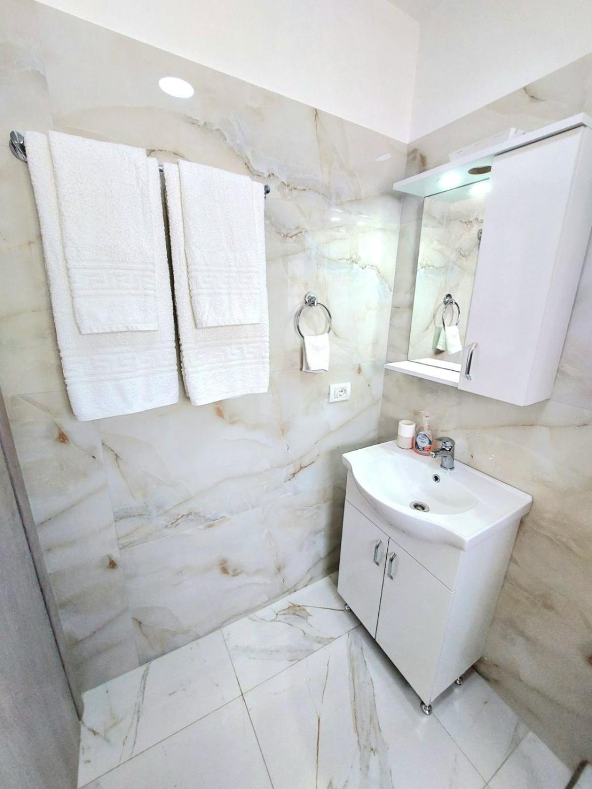 Elizabeth Apartments Himare Exterior foto