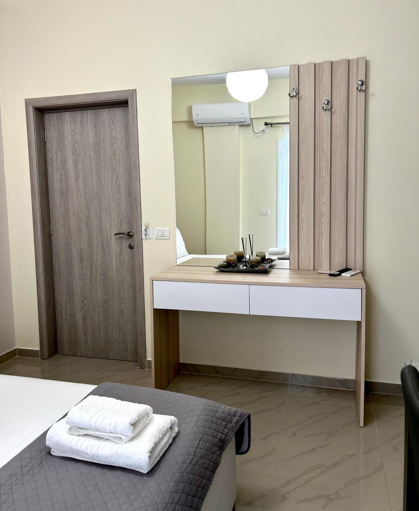 Elizabeth Apartments Himare Exterior foto